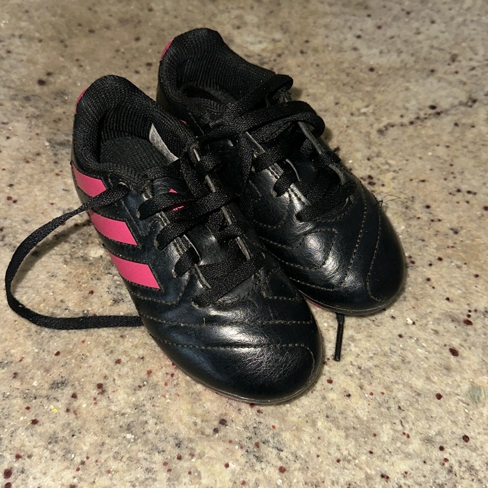 Adidas Black & Pink Hole to Vii Soccer Cleats 10K
